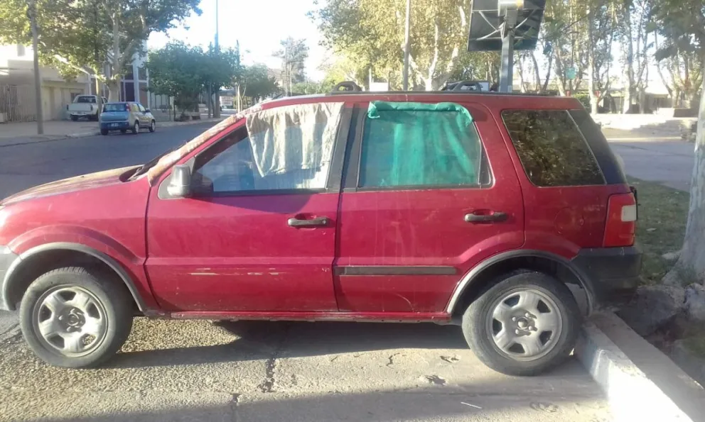 Una familia sanjuanina lleva 5 meses viviendo en una camioneta con sus hijos 