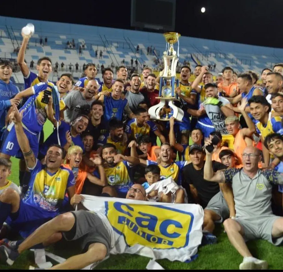 Colón gritó campeón en la súperfinal tras derrotar a Alianza