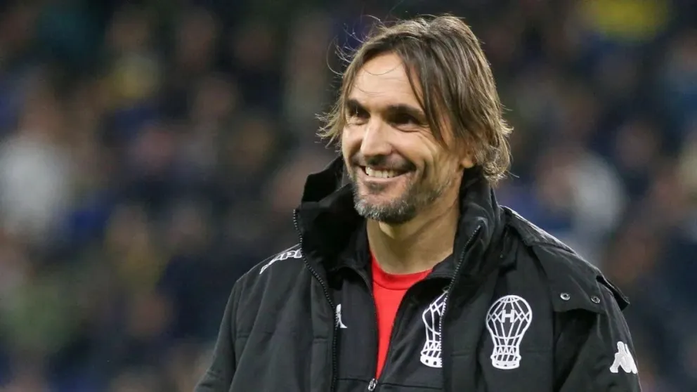 Diego Martínez resolvió su salida de Huracán y puede firmar con Boca