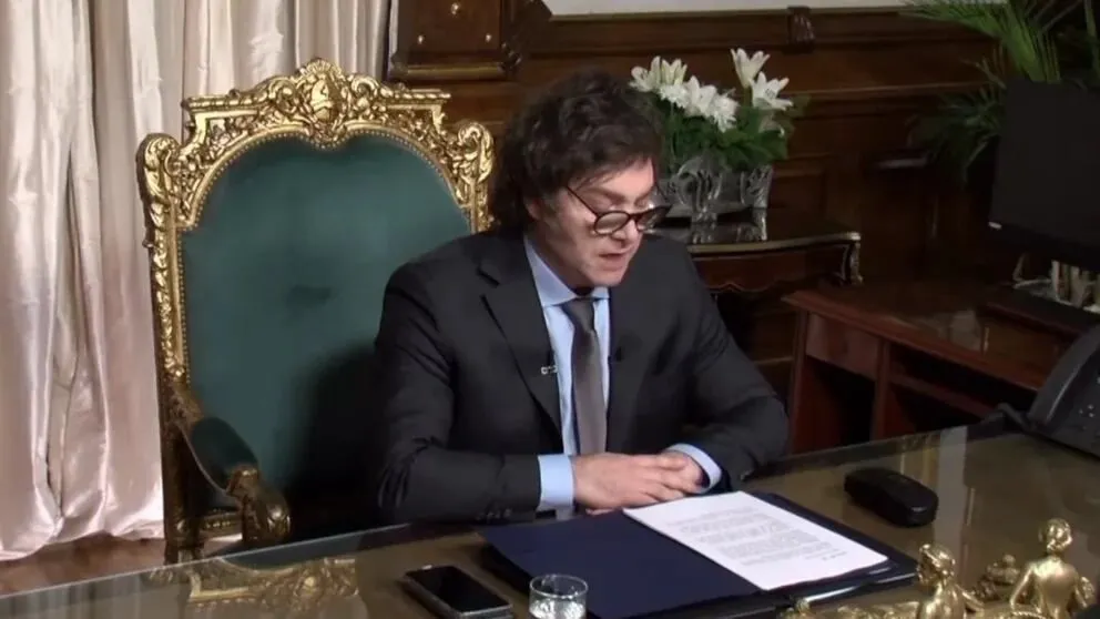 Milei firmará el primer convenio laboral que pone en marcha las nuevas indemnizaciones 