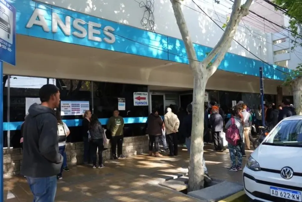 Suspendieron los créditos de ANSES por la emergencia pública