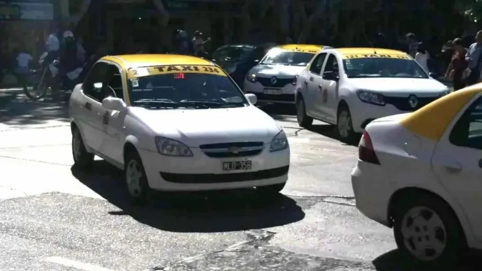Choferes de remís en contra de una app sanjuanina: dicen que pierden plata