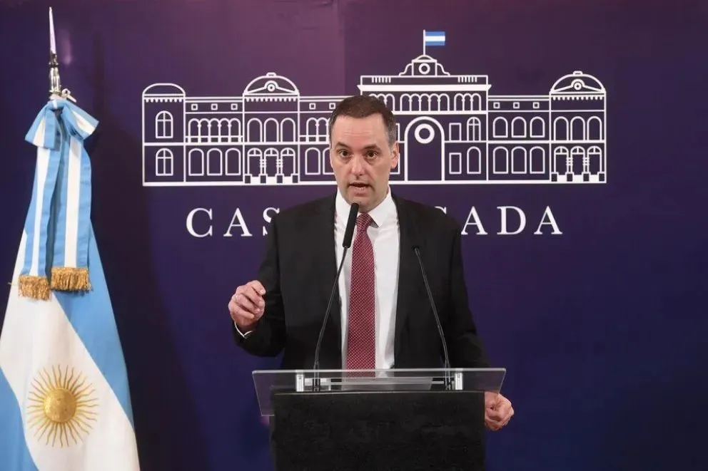 Adorni: "Va a llevar un tiempo salir de esta encerrona inflacionaria"