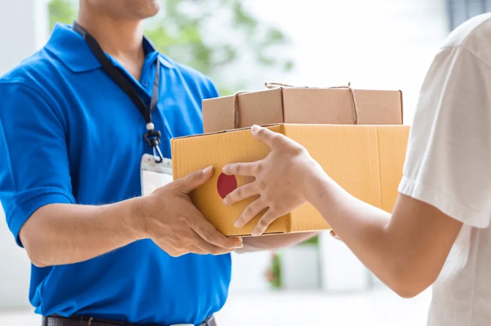 El Gobierno analiza ampliar los límites para hacer compras en el exterior
