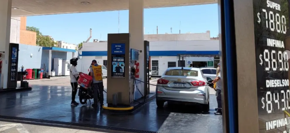 Cómo ahorrar combustible: tips para cuando salgas en tu auto