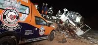 Tragedia en Brasil: al menos 25 muertos en un brutal choque entre un micro turístico y un camión