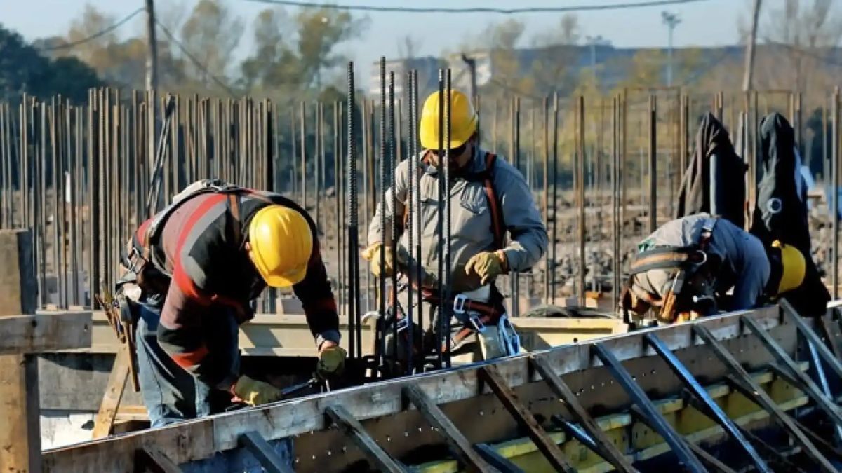 Constructores piden que Nación pague la deuda de obra pública para que la provincia se endeude