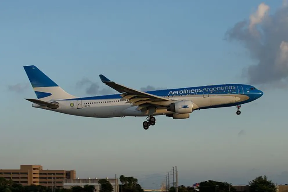 Aerolíneas suspende los vuelos a Córdoba por dos meses y elimina una frecuencia diaria a Buenos Aires