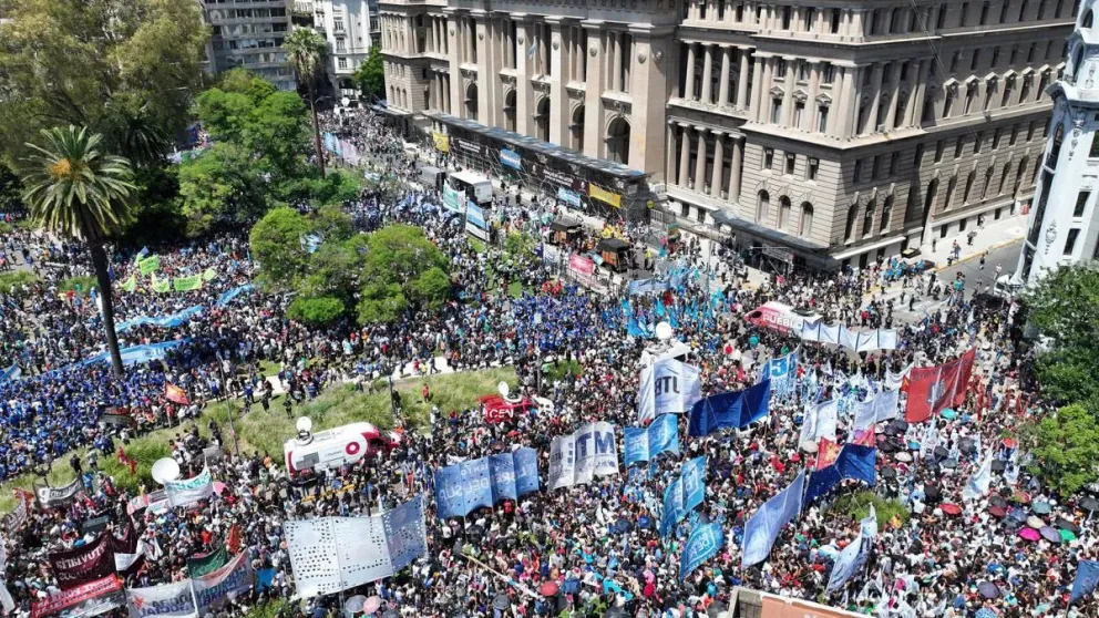 El Gobierno intima a Camioneros y organizaciones a pagar $40 millones por gastos de marchas