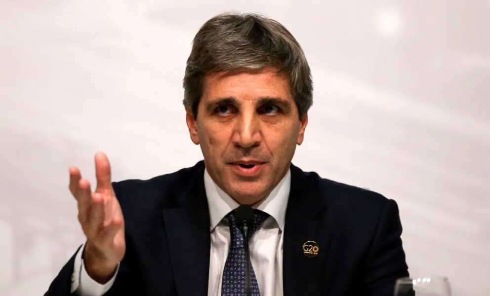Luis Caputo tras conocerse la inflación de diciembre: "Vamos por el camino correcto"