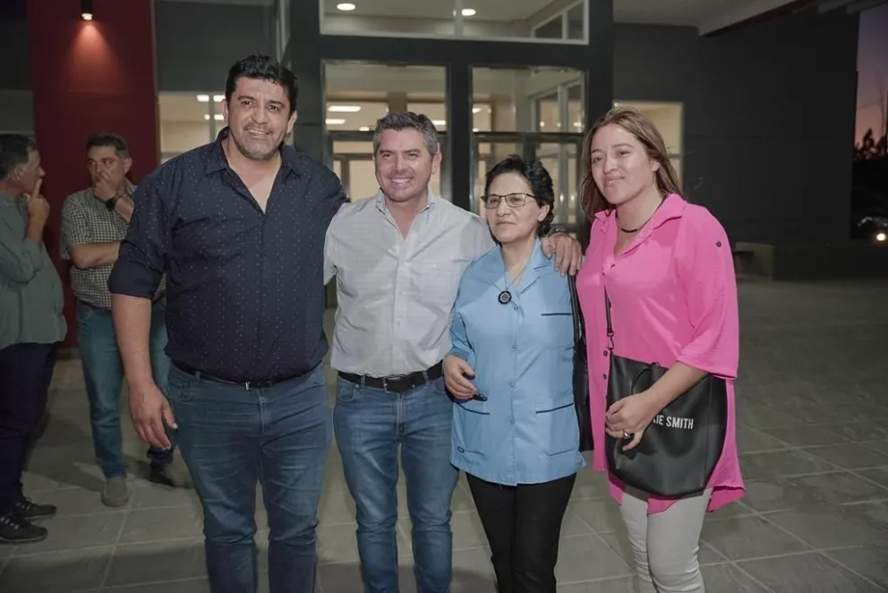 Orrego visitó hospitales en Iglesia