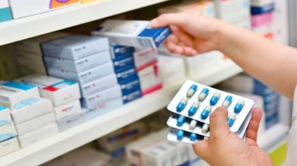Los laboratorios congelan el precio de los medicamentos por 30 días