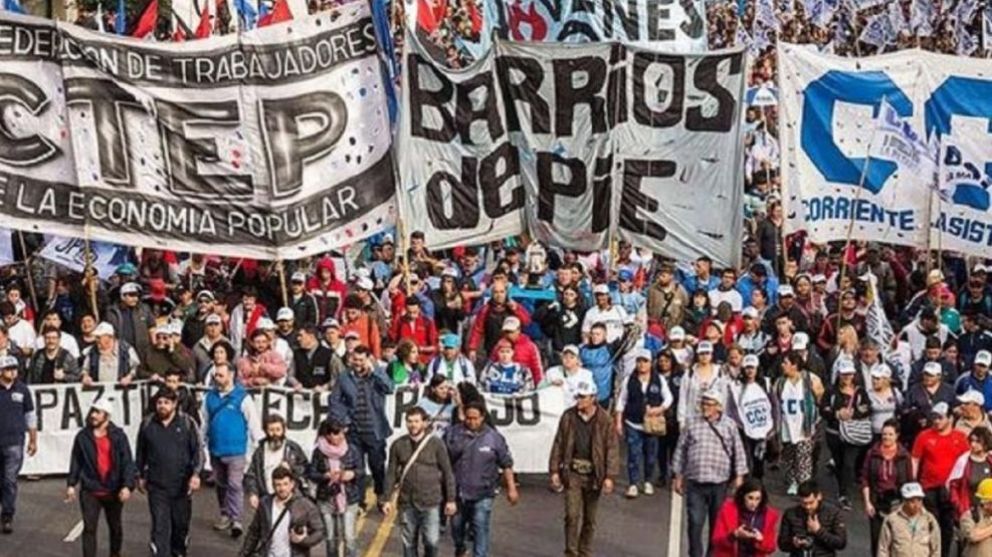 Organizaciones sociales y sindicatos convocan a protestar contra el DNU y la ley Ómnibus de Milei