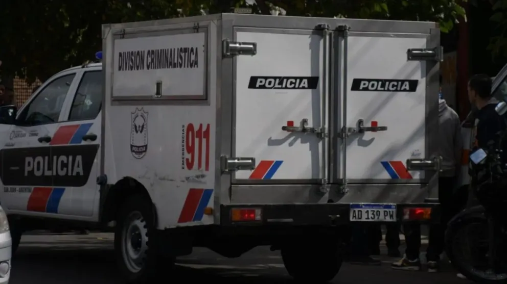 Muerte e investigación: hallan a un hombre muerto en plena calle