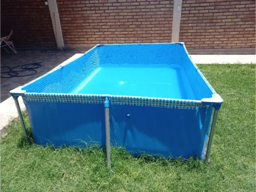 Detuvieron a dos ladrones que se robaron una pileta de lona, uno es menor de edad 