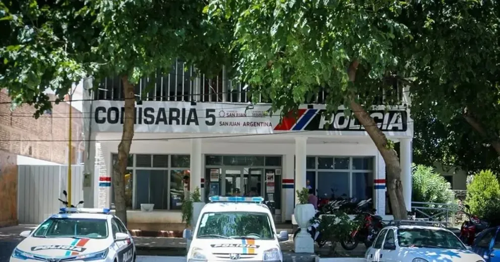 Una ex embajadora de Santa Lucia, fue hacer un trámite a la comisaría y le robaron su billetera