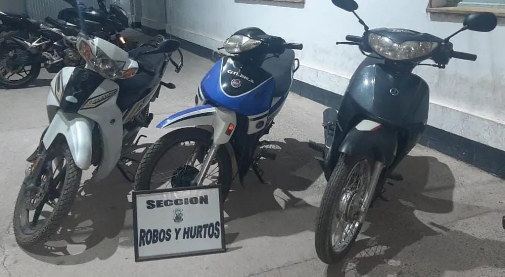 Una persona detenida tras el allanamiento de dos casas que usaban para esconder motos robadas