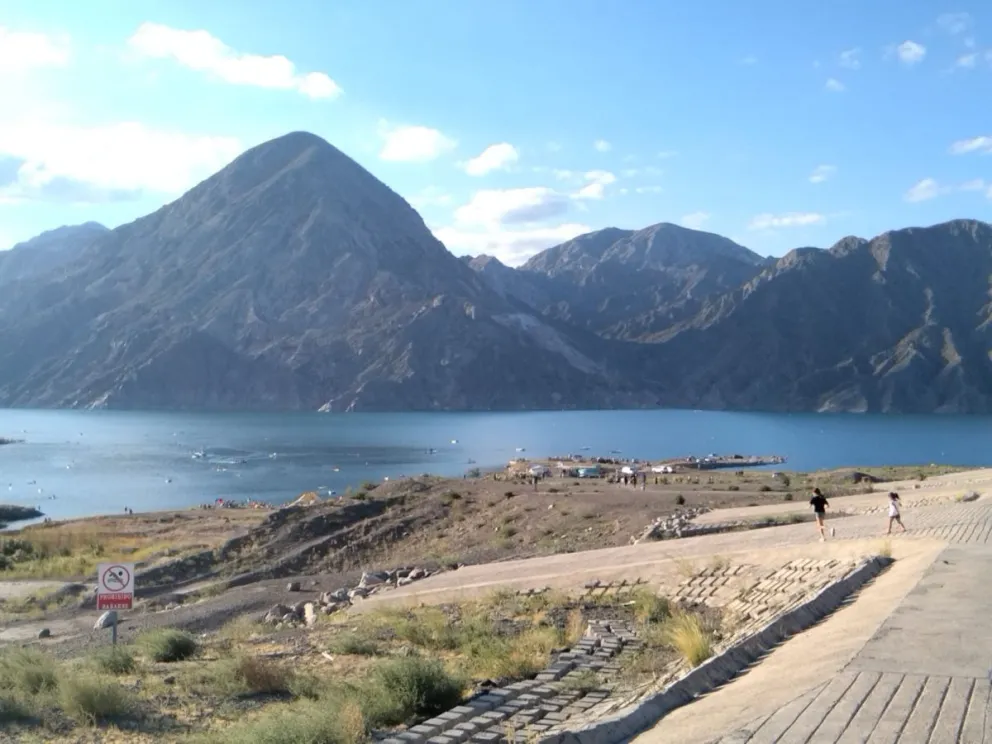 El dique Punta Negra se habilitará como zona de baño y con horario extendido 