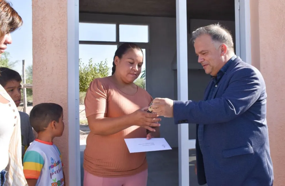 Familias de 25 de Mayo cumplieron el sueño de la casa propia 