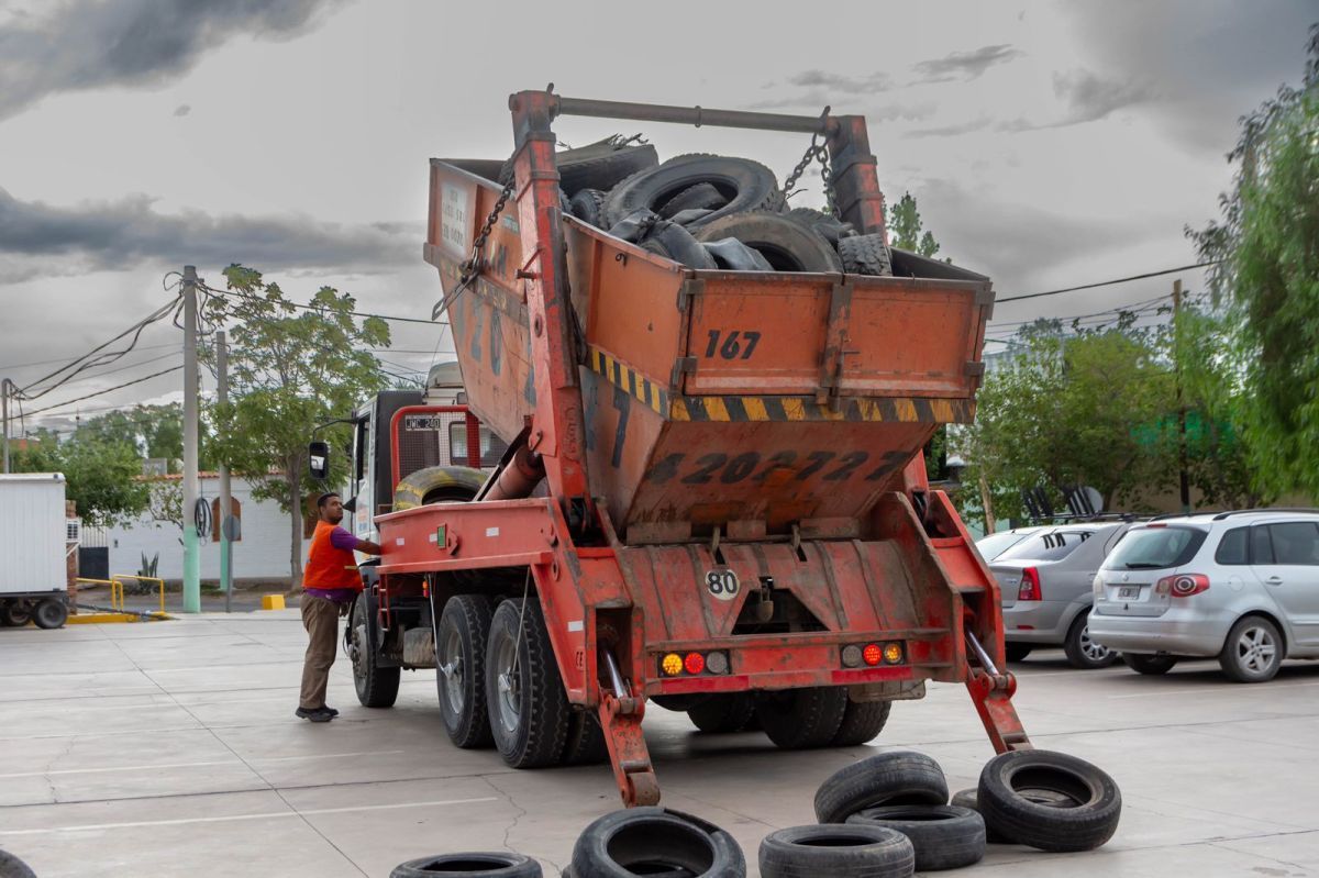 Rivadavia recuperó dos mil toneladas de neumáticos fuera de uso
