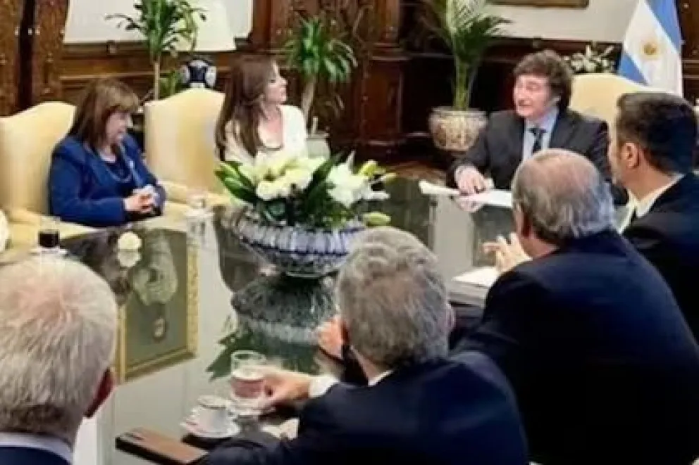 Tras los cruces con los gobernadores, el presidente dijo que el “el impuesto PAÍS no se negocia”