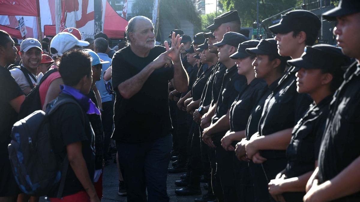  Incidentes y detenciones en la manifestación en Plaza Congreso