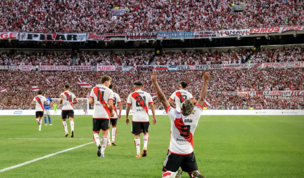 River fue contundente en el encuentro contra Vélez