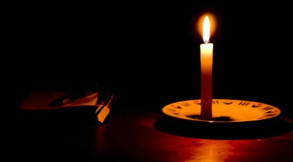 En medio de esta ola de calor, este lunes se registraron cortes de luz en distintos puntos de la provincia