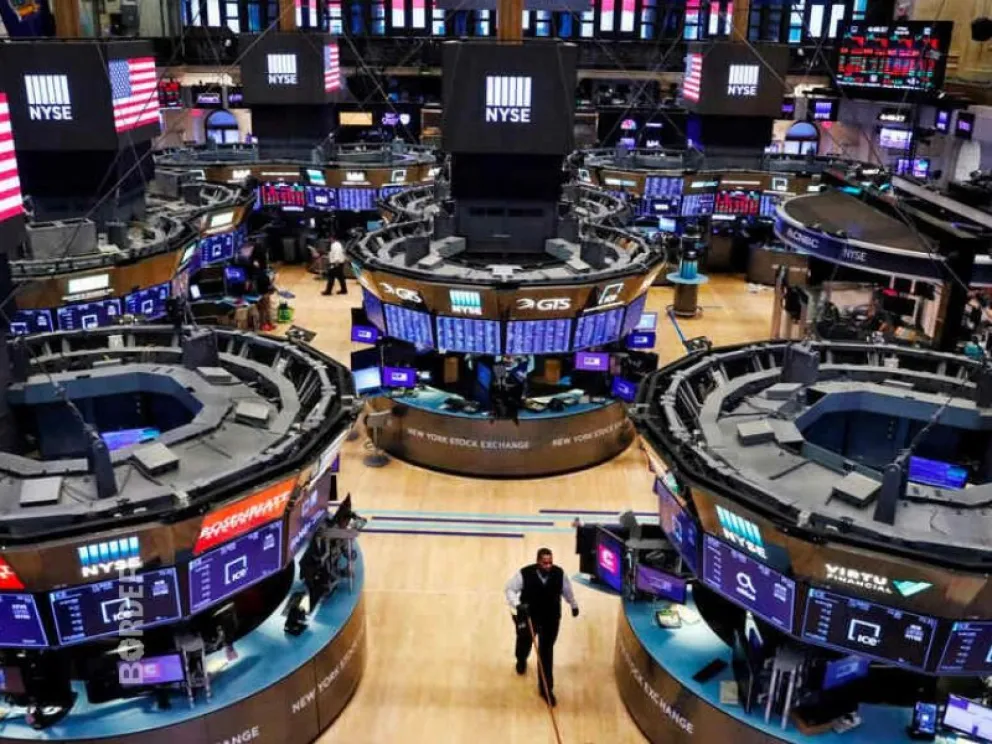 Los bonos argentinos cayeron en Wall Street tras el fracaso de la Ley Ómnibus 