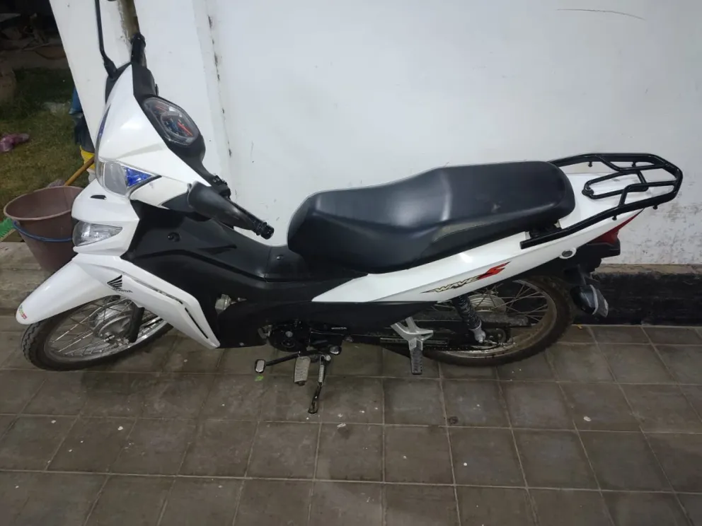 Es preventista, se bajó a tomar un pedido y en un descuido le robaron la moto