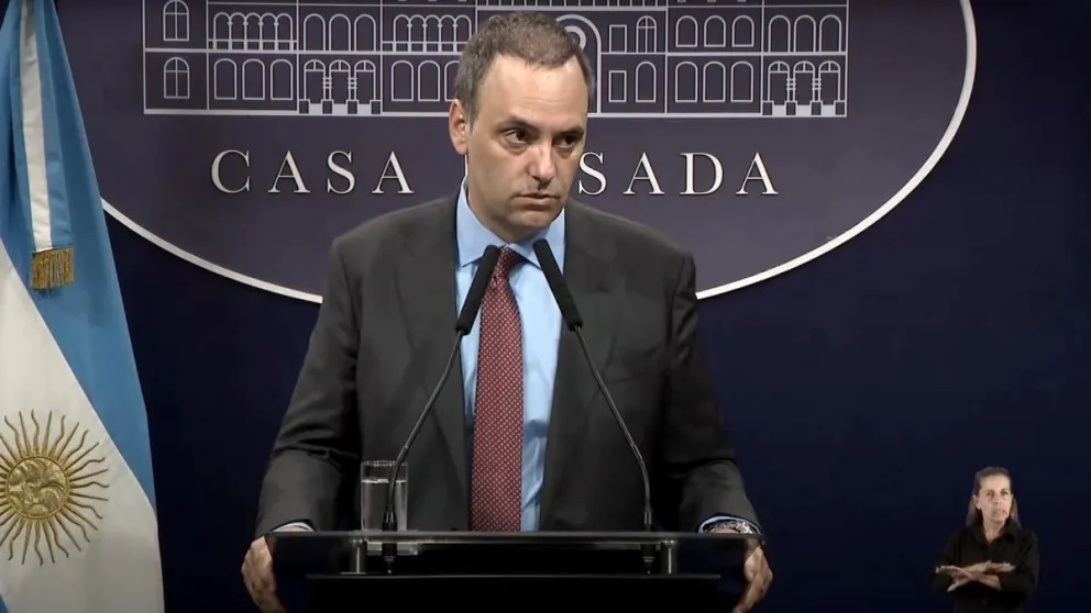 Manuel Adorni: "No está en la agenda de Milei derogar la ley de interrupción voluntaria del embarazo"
