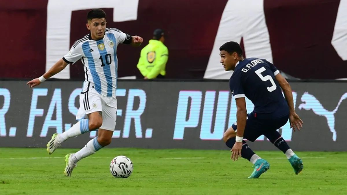 Argentina empató un partidazo y sigue con chances de clasificar