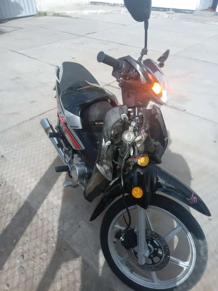 Es menor de edad, robó una moto y lo capturaron paseando en el vehículo