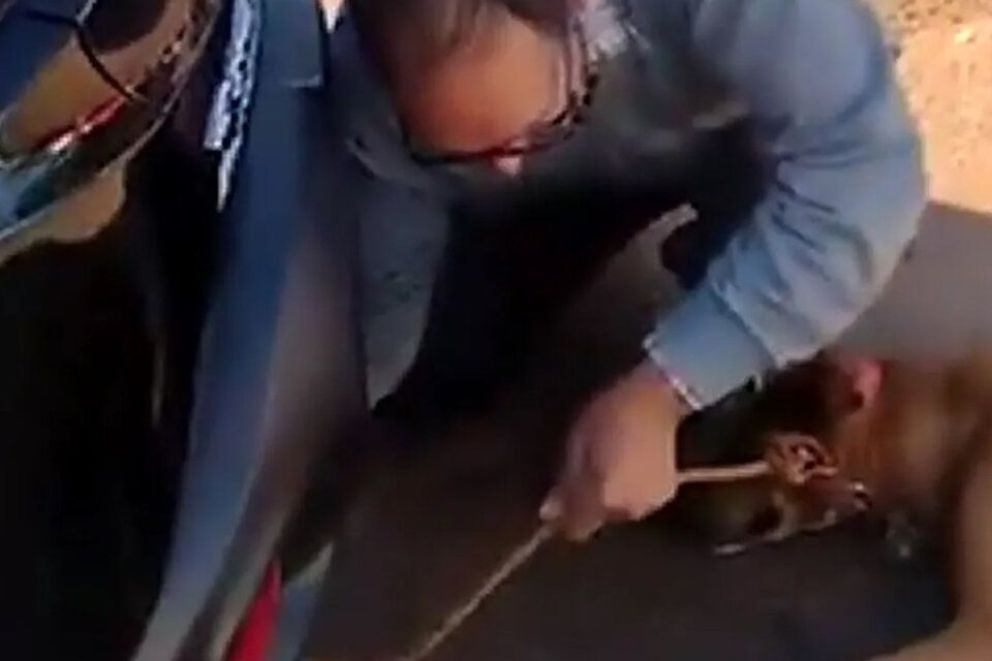 Maltrato animal: un hombre fue detenido por arrastrar a su perro con el auto