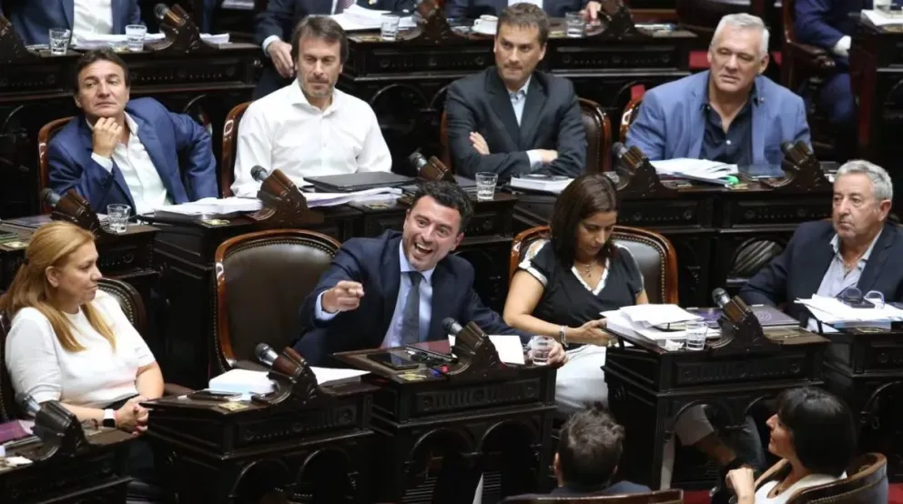 Los diputados de la UCR le pedirán a la justicia que cite a Milei por la acusación de las coimas 