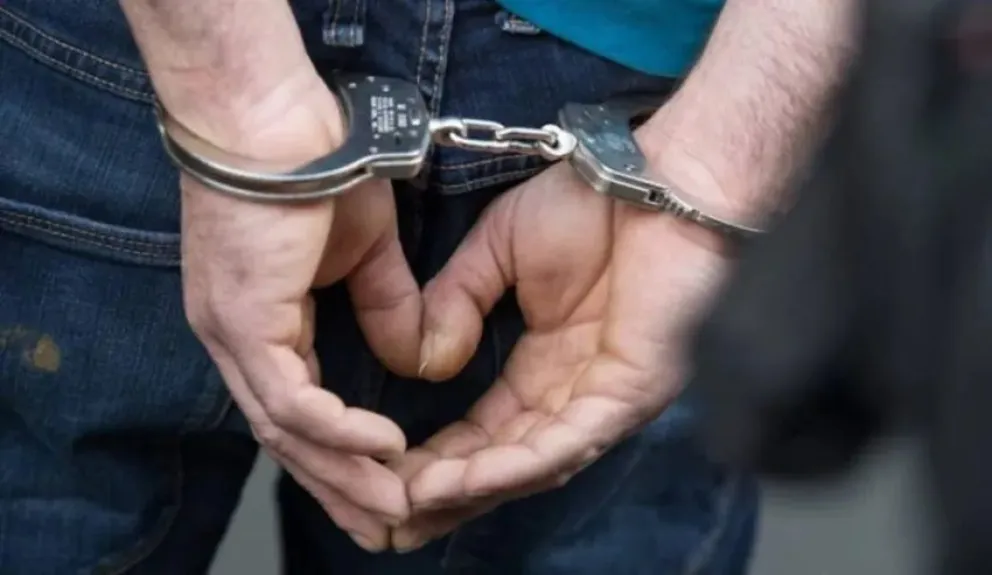 La Policía atrapó a un ladrón cuando robaba en el interior de una casa