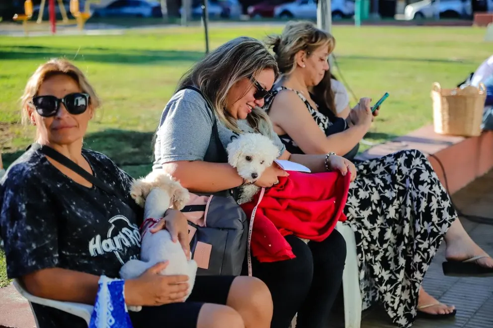 Firman convenio para promover la tenencia responsable de animales en la capital