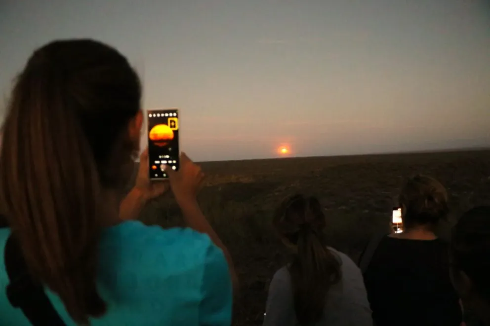 Los sanjuaninos disfrutaron de la naturaleza y la luna llena en la Difunta Correa 