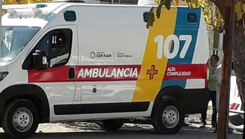 Subió al techo, recibió una descarga eléctrica y terminó hospitalizado