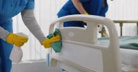 Empleados de limpieza del Hospital Rawson reclaman la falta de pago 