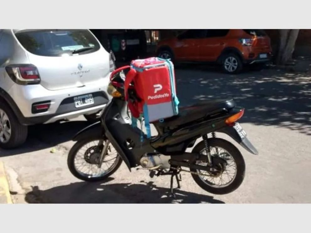 Sanjuanina pide ayuda para encontrar la moto que le robaron: la usaba para trabajar como delivery