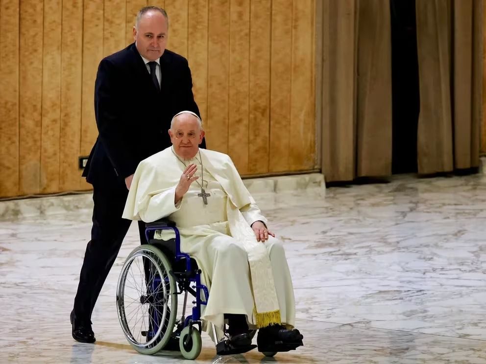 Internaron al papa Francisco por una complicación de salud 