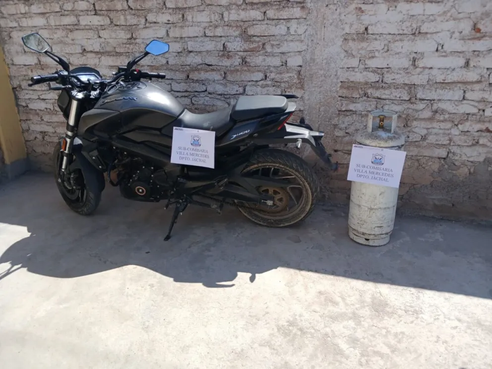 Tras varios allanamientos recuperaron una moto y una garrafa que fueron robadas en distintos hechos