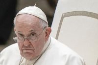 Un grupo de curas españoles rezó "para que el papa Francisco vaya al cielo cuanto antes"