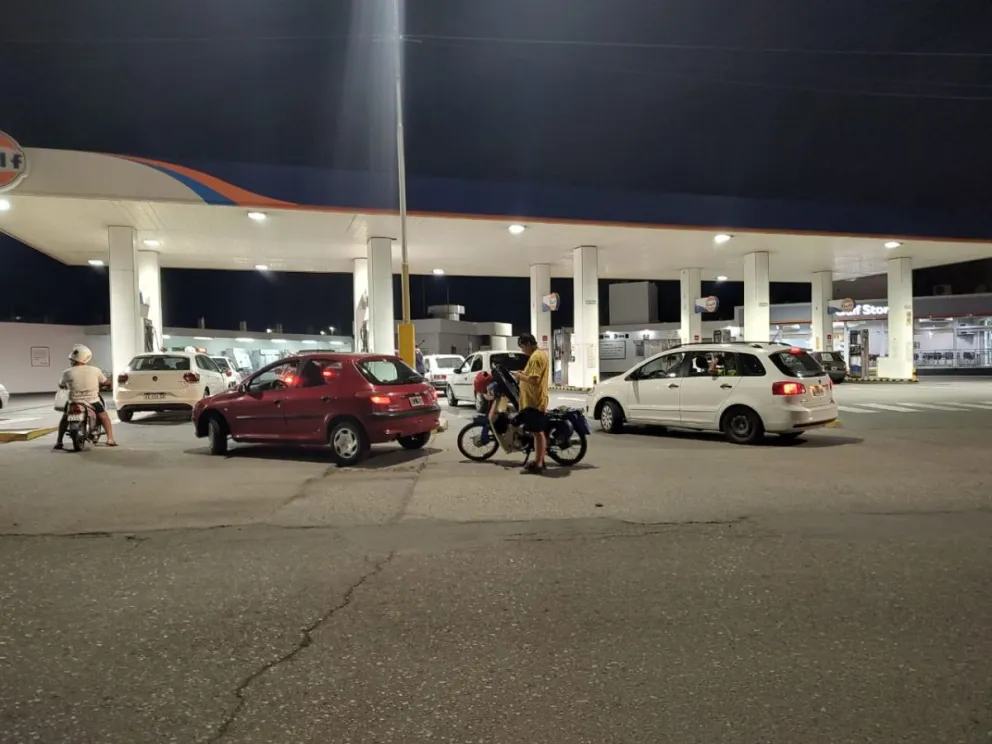 Aumentan los combustibles por actualización de impuestos: ¿Cuánto subirá la nafta y el gasoil?