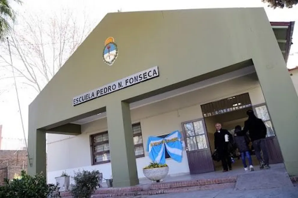 Ladrones entraron a una escuela y se robaron un televisor en plena madrugada 