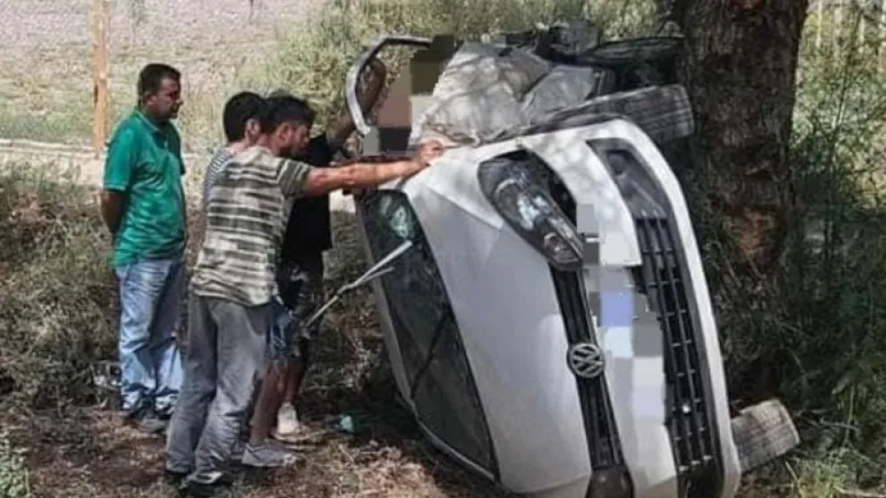 Terrible choque entre dos camionetas en Ruta 20, dejó dos personas heridas