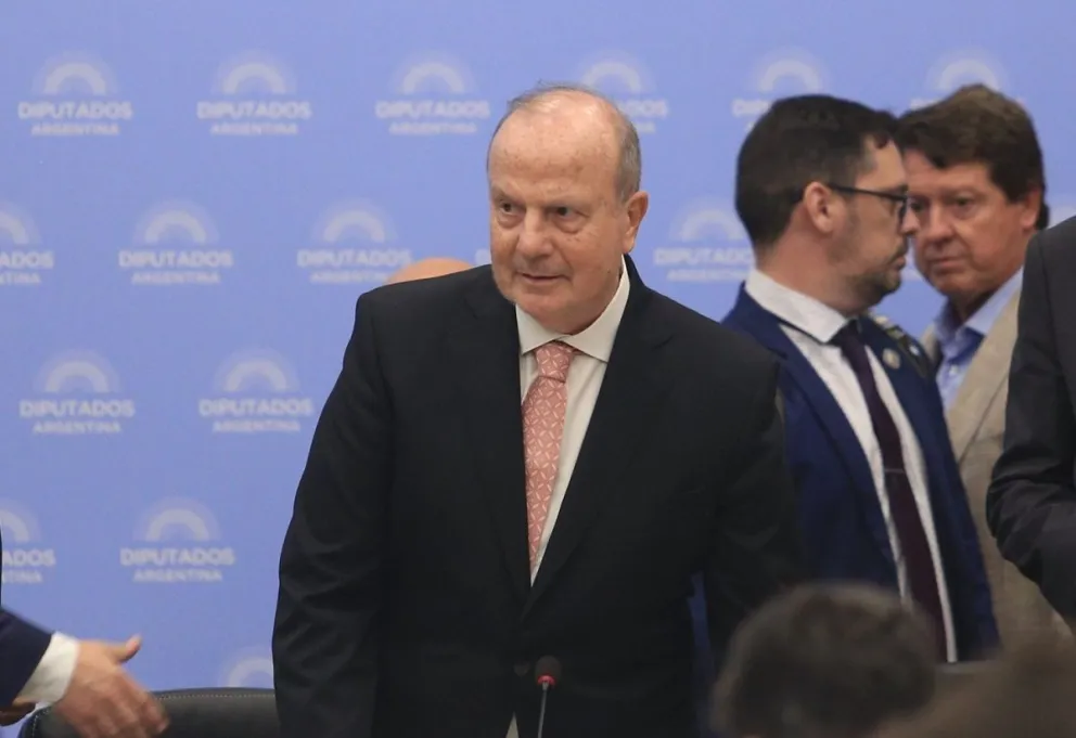 A más de un mes del anuncio, el gobierno oficializó la renuncia de Guillermo Ferraro como ministro de Infraestructura