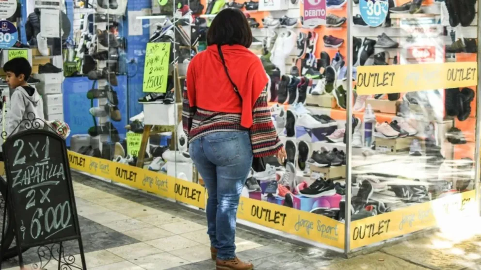 Por el aumento en el costo del pasaje, el comercio analizará los rubros para que puedan funcionar en horario de corrido