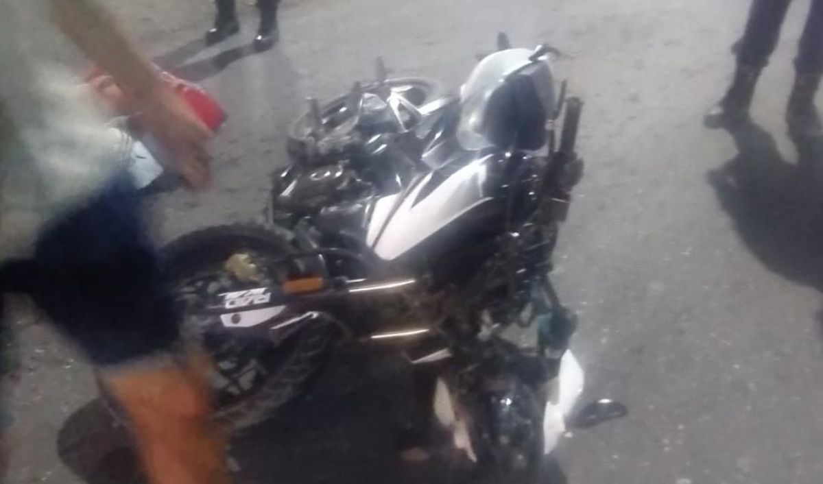 Un motociclista herido tras un fuerte choque contra un utilitario